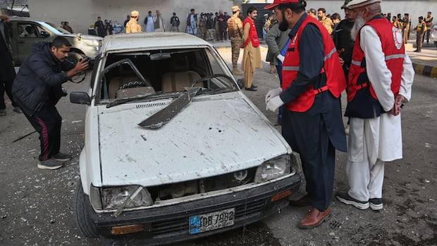 Suicide bombers kill 3 at Pakistan paramilitary headquarters