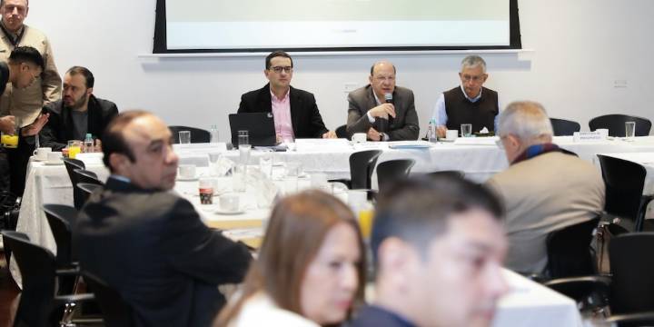 Dian y el Ministerio de Hacienda se reunieron para ajustar el articulado buscando consenso con el fin de que se apruebe la reforma tributaria