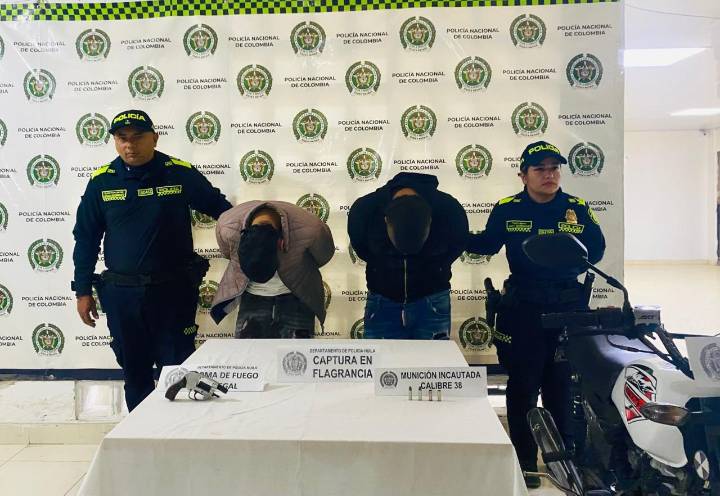 Policía Nacional frustra un hecho delictivo y captura a dos presuntos delincuentes en Pitalito