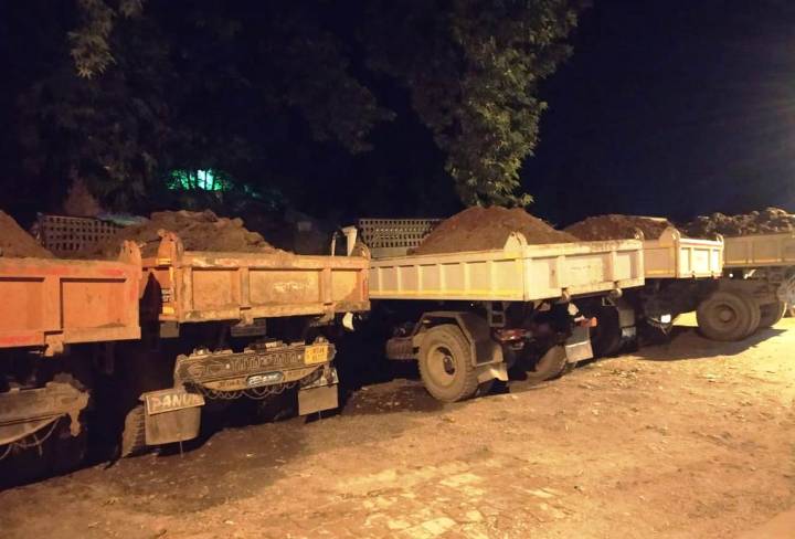 Police Seize Nine Vehicles in Illegal Mining Crackdown in South Kashmir