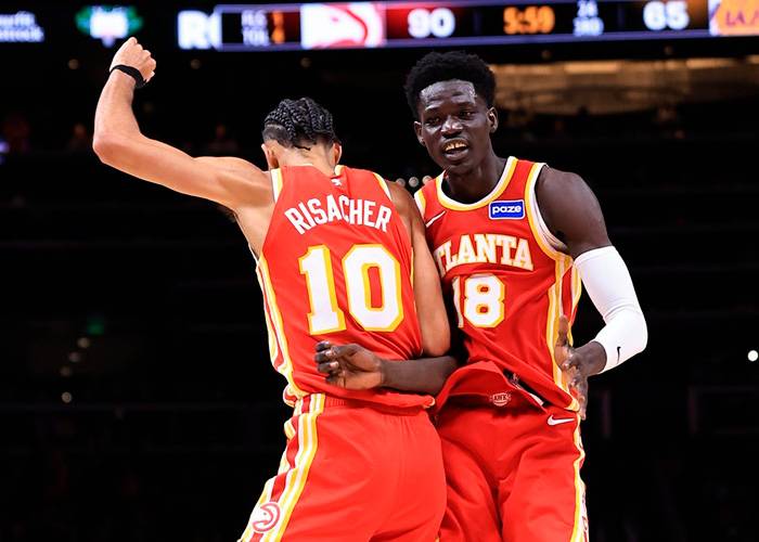 Mouhamed Gueye, 21 puntos en triunfo aplastante de los Hawks 122×102 sobre Lakers