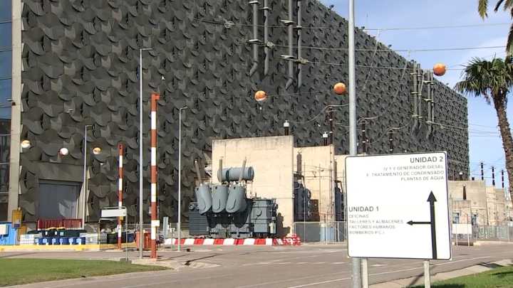 El Gobierno prepara un plan para proteger la zona de Almaraz ante el posible cierre de la central nuclear More