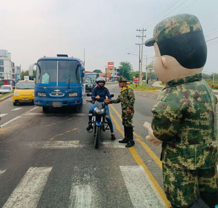 Ejército Nacional se despliega por el comercio y las vías de Casanare en vísperas de Semana Santa