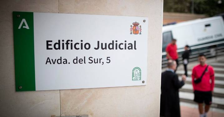 Condenado a 2 años y 8 meses de cárcel el subinspector de Granada juzgado por maltrato a su expareja e hijas