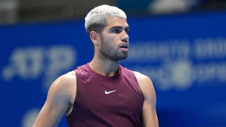 Carlos Alcaraz Issues Subtle Warning to Jannik Sinner as He Already Eyes ATP Finals’ Revenge Carlos Alcaraz promises a tougher fight next season, quietly warning Jannik Sinner as he focuses on earning