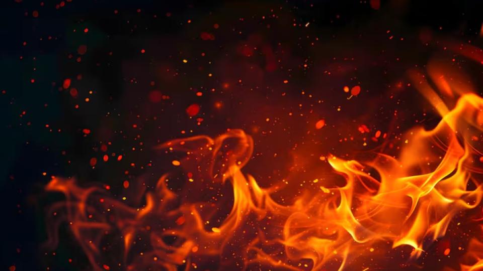 Fire broke out at a building in Mirchowk, house hold items damagaed