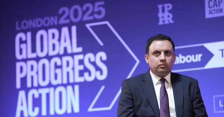 Anas Sarwar blasts “deeply unhelpful” and “unacceptable” Downing Street briefing war