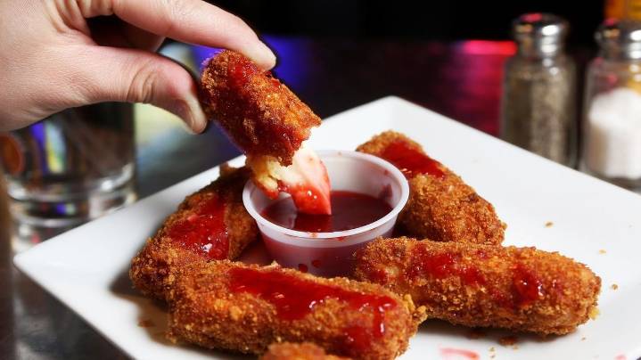 Momo's Sports Bar closing after 16 years