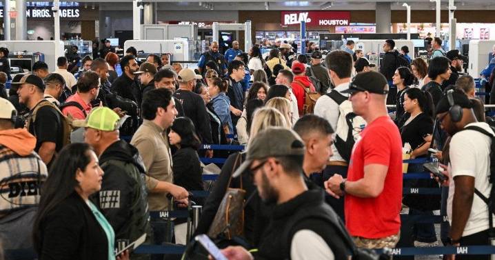 Cierre gubernamental: cientos de vuelos cancelados en EEUU