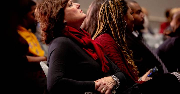 Lambert Airport Director Rhonda Hamm-Niebruegge to retire after 15 years of leadership