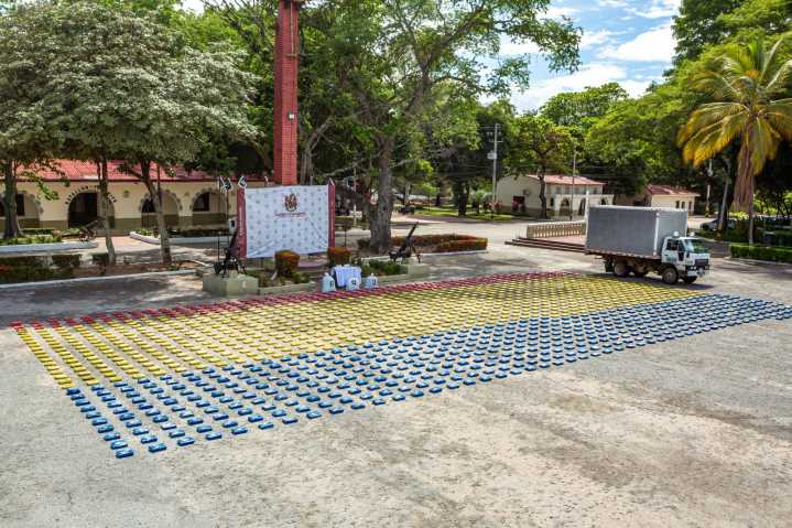 Ejército incauta aproximadamente dos toneladas de marihuana que tendrían como destino Perú y Brasil