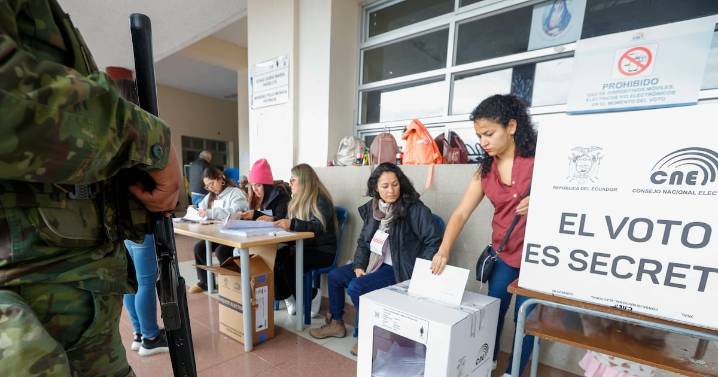 Resultados preliminares muestran que ecuatorianos rechazan las cuatro propuestas de Noboa