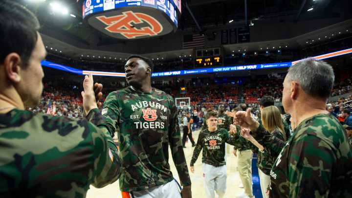 Look at our Auburn basketball vs Wofford photo gallery, top images
