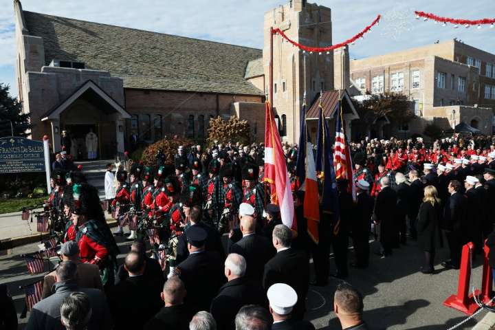 FDNY Firefighter Patrick Brady posthumously promoted to lieutenant