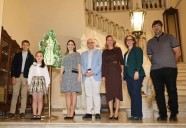 La gaiata ganadora del 'XI Concurs de gaiates de mà' luce ya en el hall del Ayuntamiento de Castellón