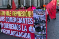 Comerciantes de Antorcha se manifiestan frente al Ayuntamiento de Toluca