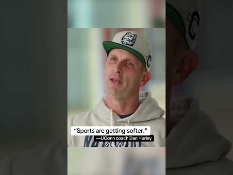 Dan Hurley really gives coaching his all 👀