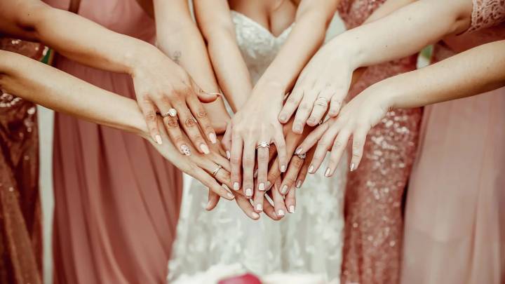¿Boda a la vista? Tres ideas de manicuras otoñales para elevar tu look de invitada