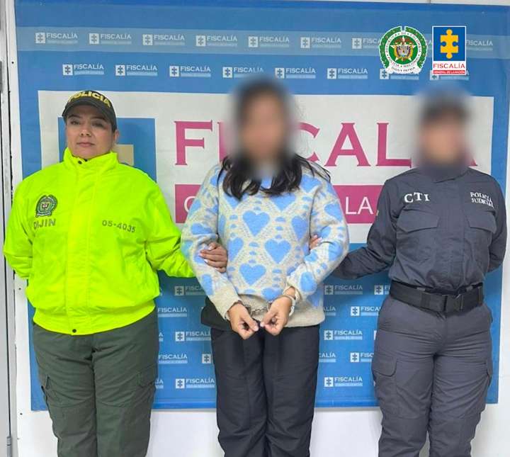 Mujer fue condenada a 17 años de cárcel por cometer delitos sexuales con niños
