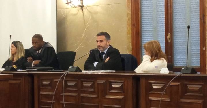 Culpable la mujer que mató a su suegro de 77 años, totalmente incapacitado, prendiendo fuego a la casa