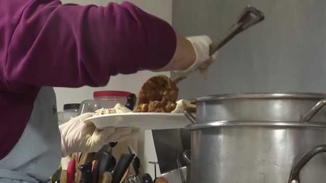 Roseville small businesses help those losing food benefits