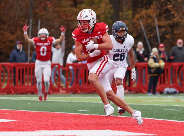 St. John's pulls away from Gustavus for 34