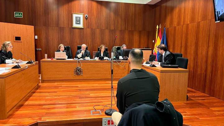 Piden nueve años de cárcel para un hombre acusado de violar a una compañera en la hamburguesería Vicio de Zaragoza