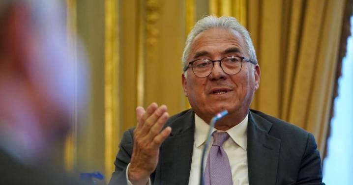 Escritor Fernando Ayala publica su novela Zavasabel