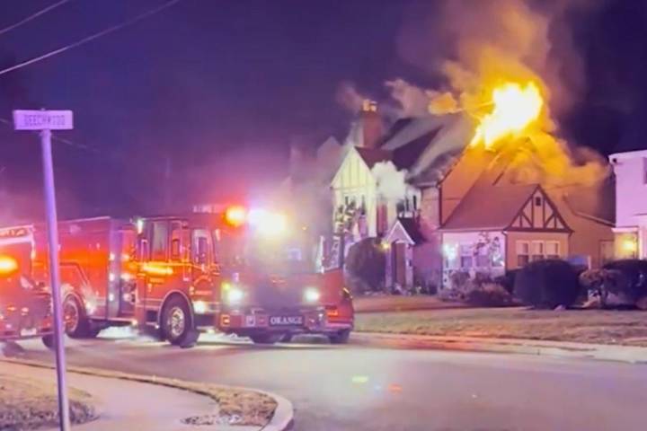 Sisters die trying to save disabled father from Thanksgiving fire