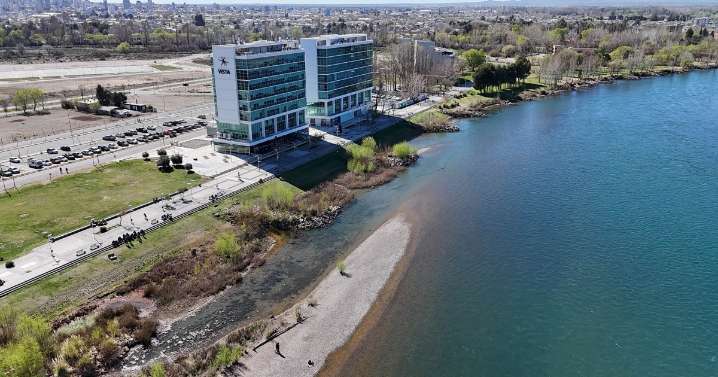 El verano se acerca y el agua escasea: caudal mínimo en los ríos Limay y Neuquén
