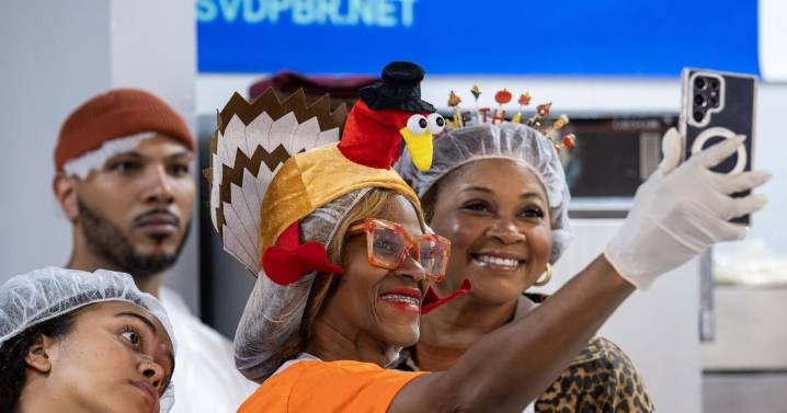 Photos: Thanksgiving Dinner at St. Vincent de Paul