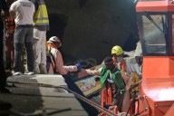 Once traslados a centros sanitarios tras llegar este viernes 384 personas migrantes a El Hierro y Gran Canaria