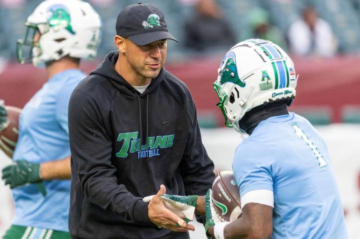 Florida is moving on from Lane Kiffin and targeting Tulane’s Jon Sumrall, AP source says