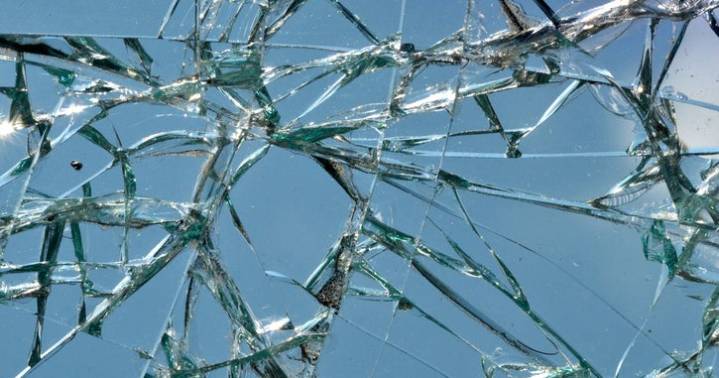 Motorist hits man and woman in St. Paul crosswalk; 1 critically injured