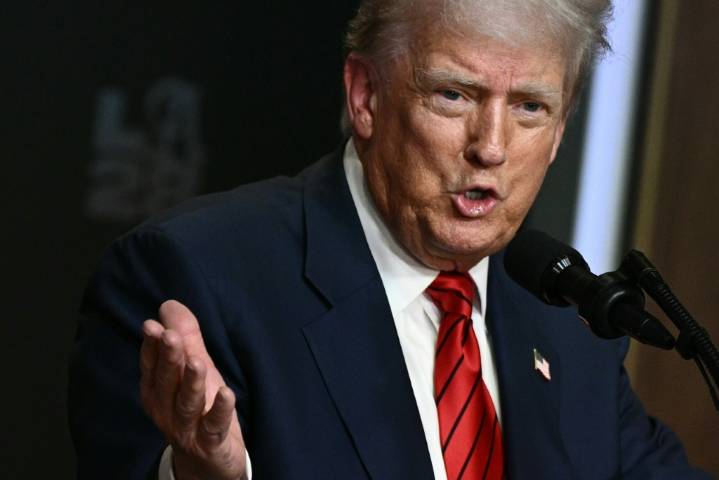 Trump dice que Rusia y China han realizado en secreto pruebas de armas nucleares