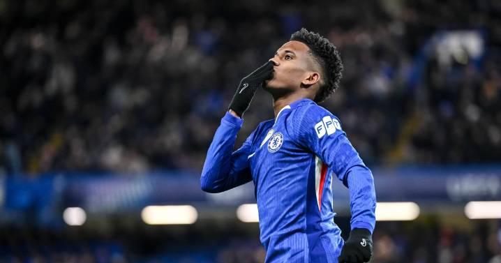 Estevao's agent causes panic as Chelsea star has 'special place in heart' for rivals