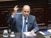 "Candidatura testimonial". Primeras reacciones en el arco político tras la salida de Francos y su reemplazo por Adorni