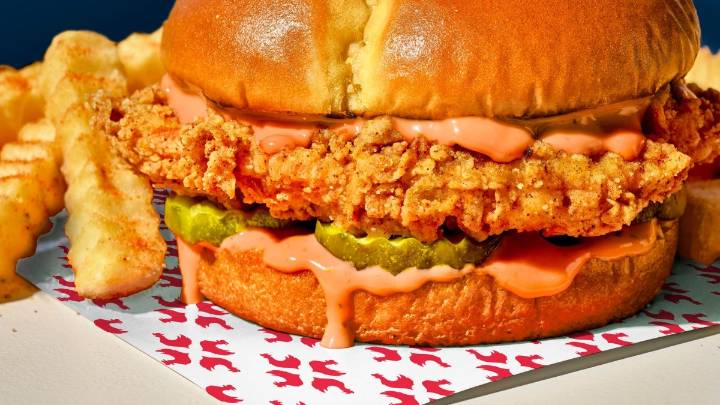 First Zaxbys location in Illinois opens in Plainfield this winter