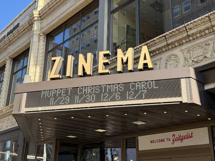 Classic holiday movies hitting Duluth theaters