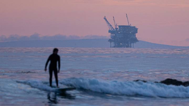 U.S. proposes offshore drilling as CA officials and environmentalists balk