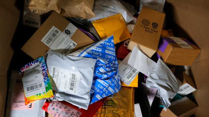 Man found stuck, dead at USPS facility in Allen Park: report