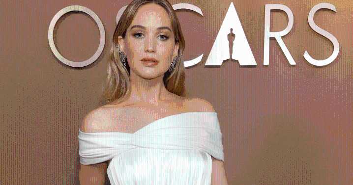 Jennifer Lawrence’s Dior Dress Has a Slit That Might Baffle You
