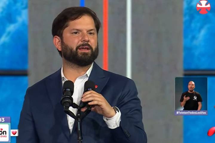 VIDEO. “Cuando estamos unidos somos mucho más grandes”: Presidente Boric realizó tres importantes donaciones para la Teletón 2025