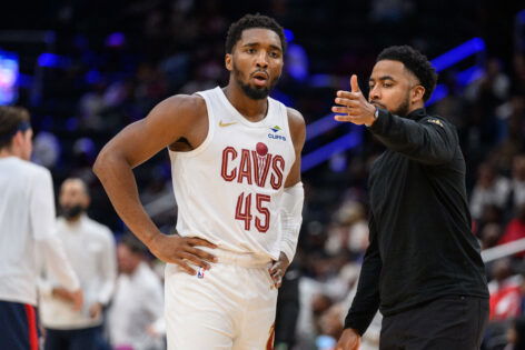 What Happened to Donovan Mitchell? Cavaliers Star Heads to Locker Room vs Heat