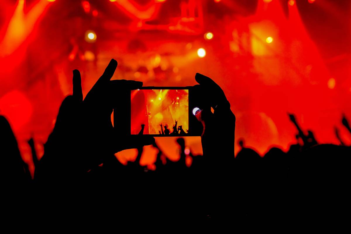 NYC’s Hottest Clubs Are Officially Ending Phone Use On The Dance Floor