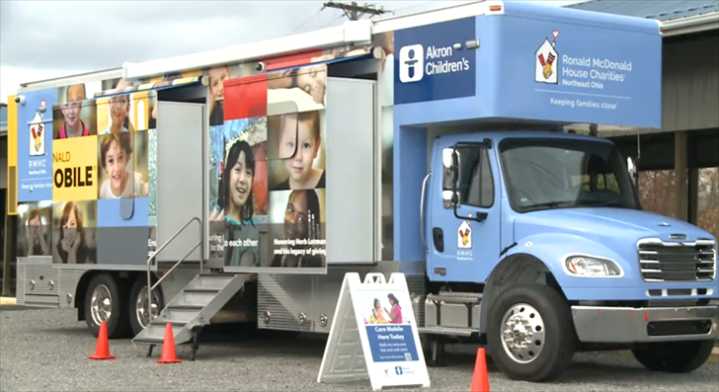Mobile children's hospital sets up in Warren