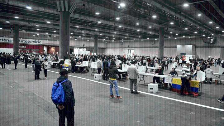Inicia la votación del referéndum constituyente de Ecuador en delegaciones del exterior
