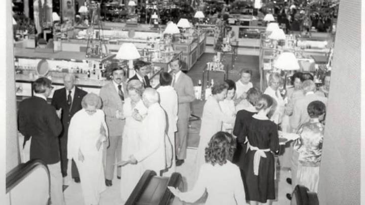 Who were the original 1975 tenants of Millcreek Mall in Erie PA?