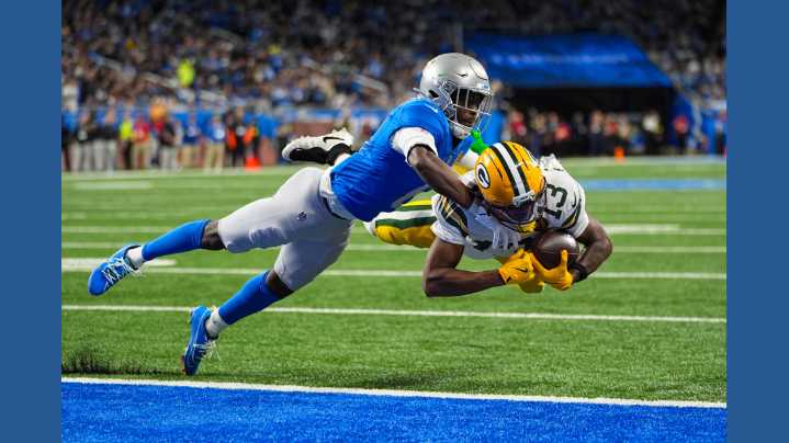 Fourth down woes on offense, defense costly for Lions in loss to Packers