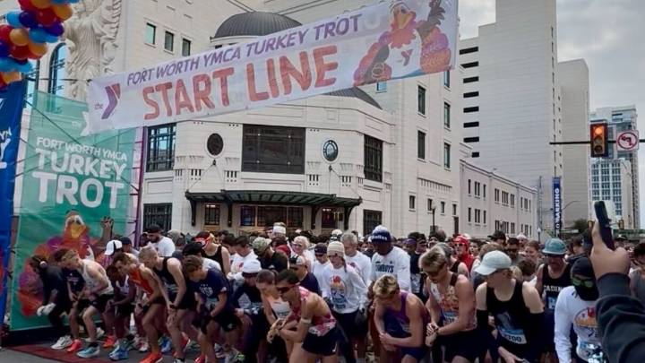 Thousands lace up for Fort Worth YMCA Turkey Trot tradition in downtown